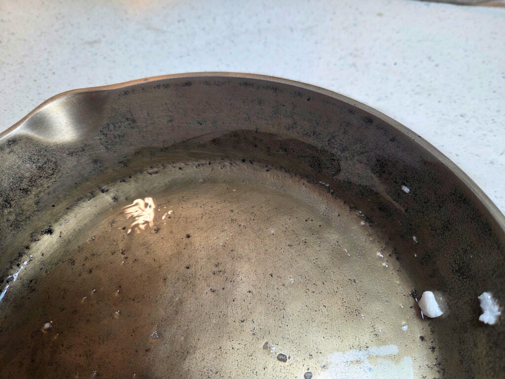 Haw can I tell where the oil has been_ - Resurface a Cast Iron Pan oil on a cast iron pan